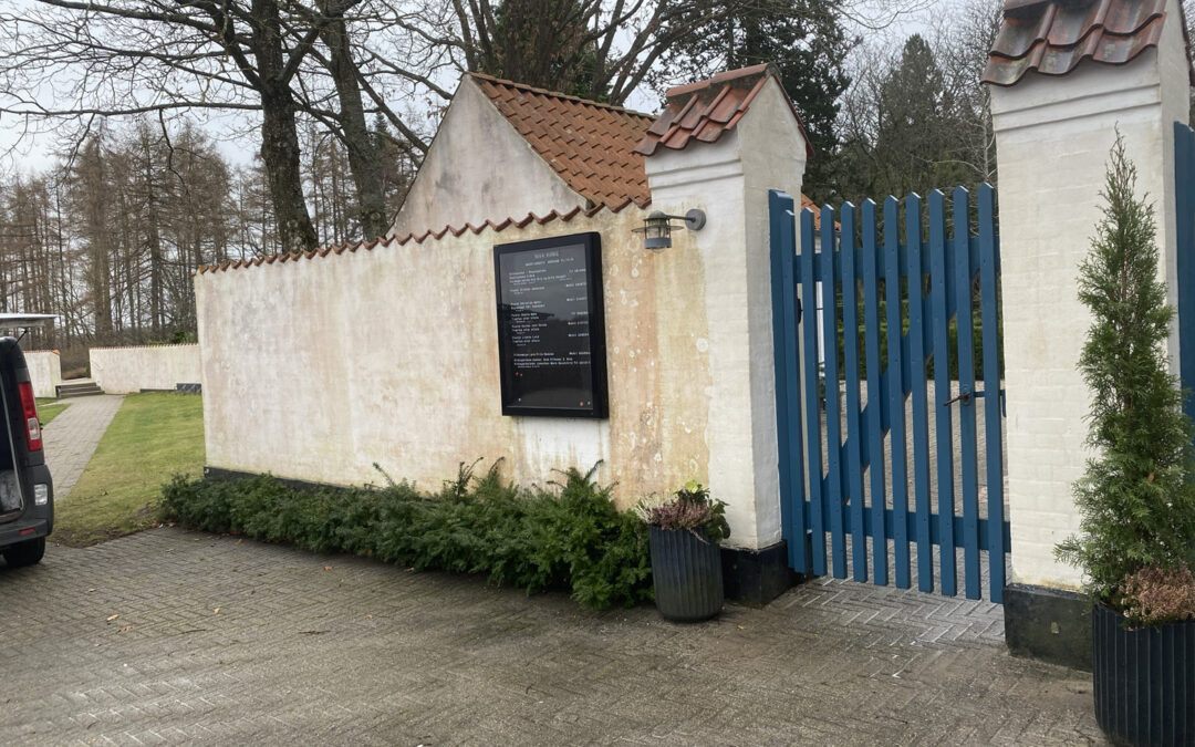 Sådan fjerner du alger og mos på tage og facader